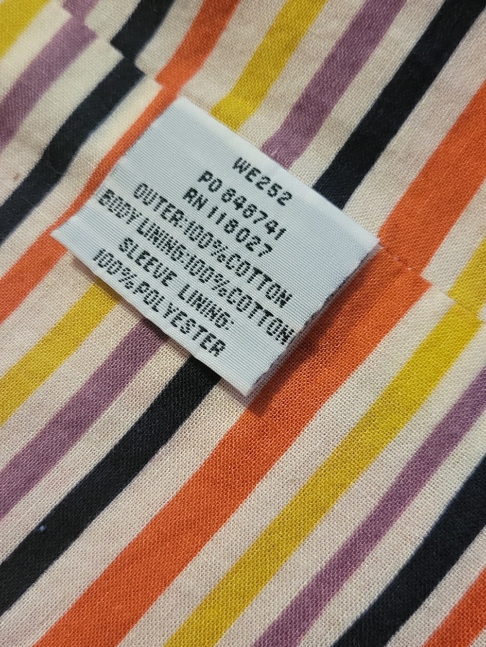 Boden Retro Cropped Blazer - Red - Picture 6 of 7